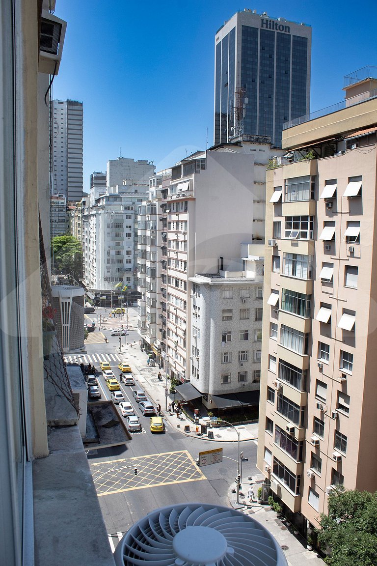 2-min walk from Copacabana beach |Cozy & Renovated
