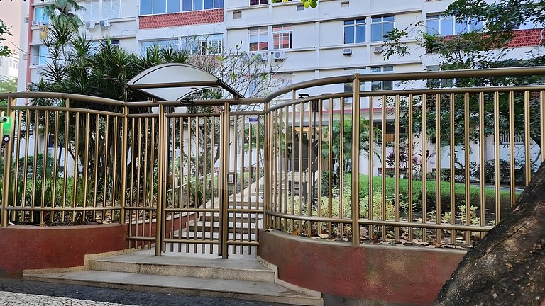 A poucos passos da Praia de Ipanema & Arpoador