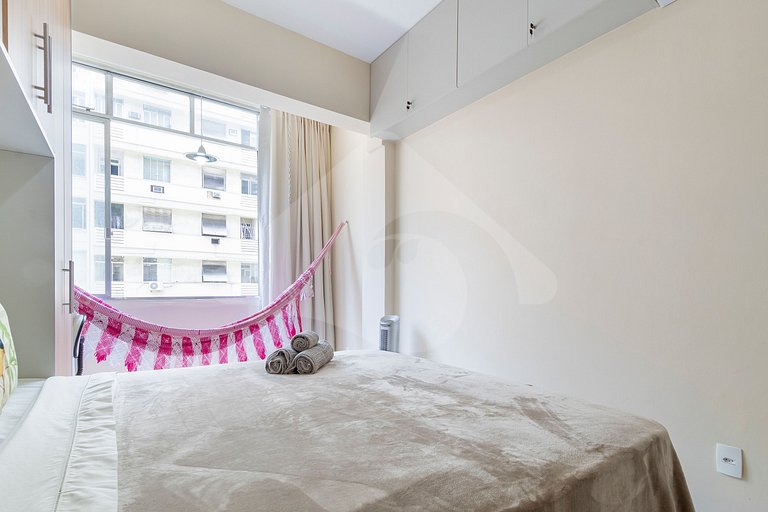 2-min walk from Copacabana Beach |Cozy & Renovated