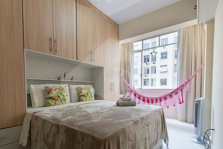 2-min walk from Copacabana Beach |Cozy & Renovated