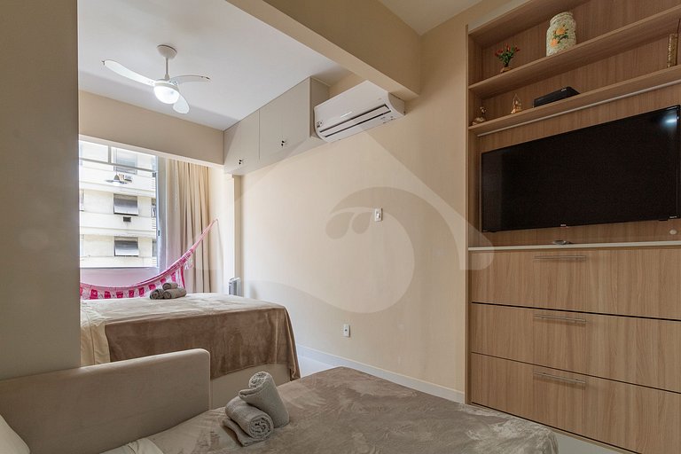 2-min walk from Copacabana Beach |Cozy & Renovated
