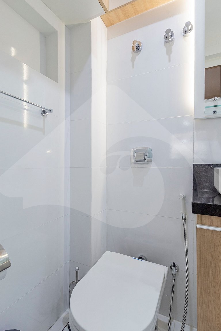 2-min walk from Copacabana Beach |Cozy & Renovated