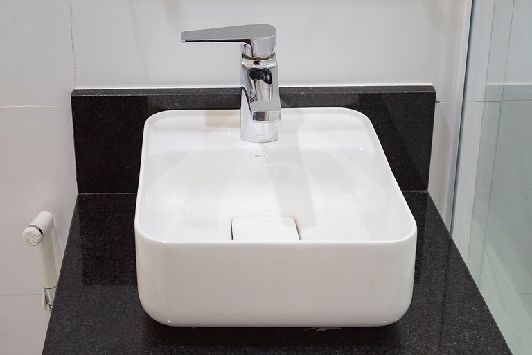 2-min walk from Copacabana Beach |Cozy & Renovated