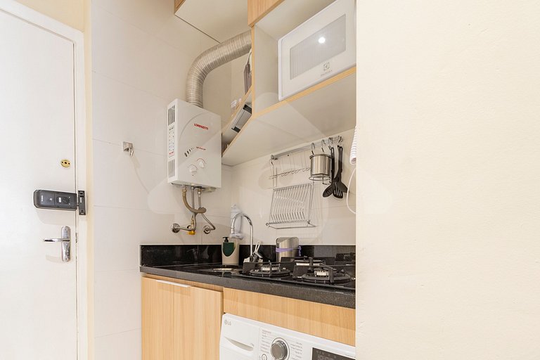 2-min walk from Copacabana Beach |Cozy & Renovated