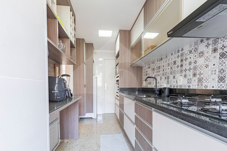 Retreat between Copa & Ipanema, unique view