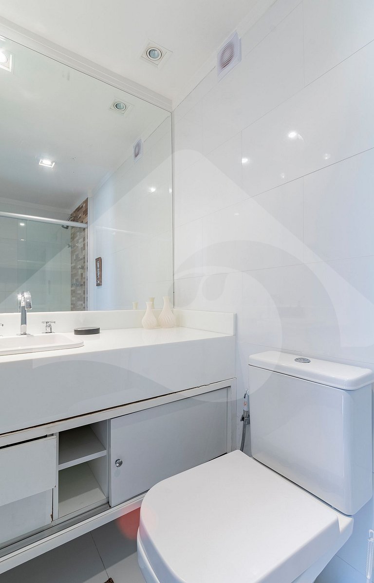 Seu refúgio entre Copa e Ipanema com vista única.