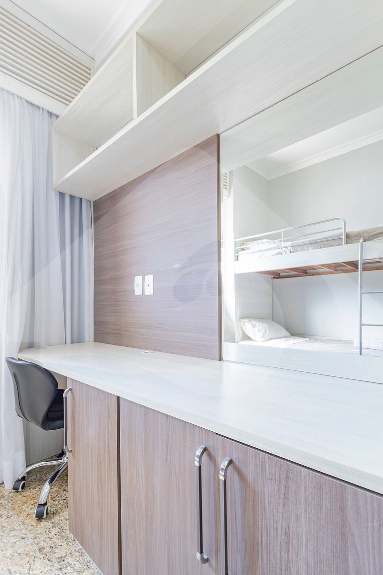 Seu refúgio entre Copa e Ipanema com vista única.