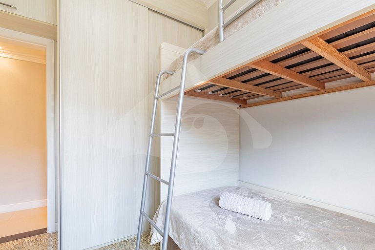 Retreat between Copa & Ipanema, unique view