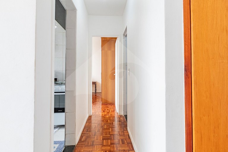 Apt near Selarón & Metro | Compact & Functional