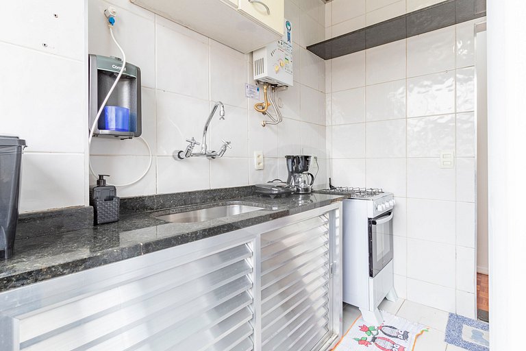 Apt near Selarón & Metro | Compact & Functional