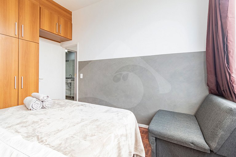 Apt near Selarón & Metro | Compact & Functional