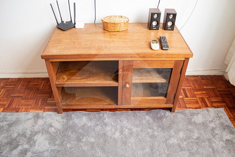 Apt near Selarón & Metro | Compact & Functional