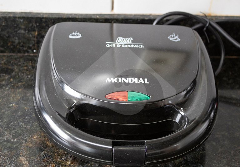 Apt near Selarón & Metro | Compact & Functional