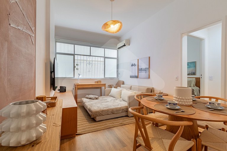 7 min walk to Copa Beach | Beautiful & Renovated