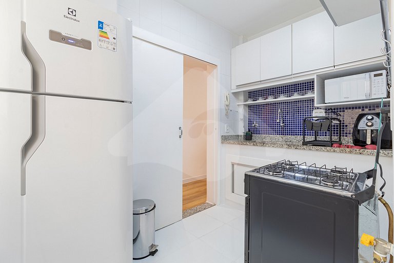 7 min walk to Copa Beach | Beautiful & Renovated