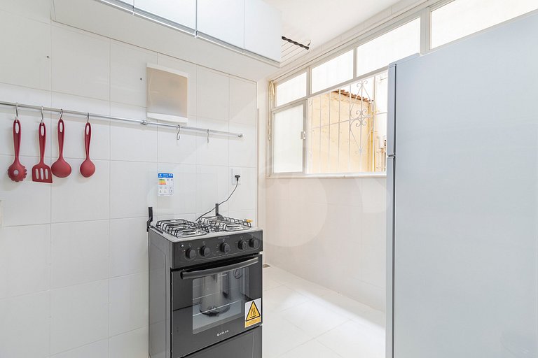 7 min walk to Copa Beach | Beautiful & Renovated