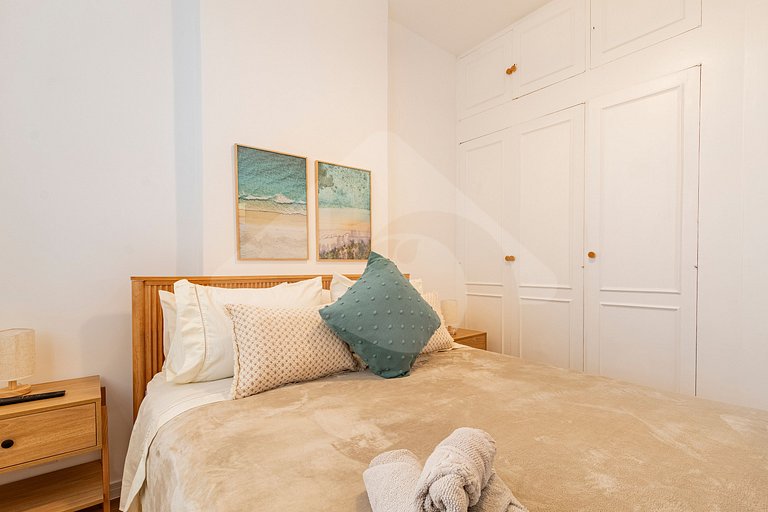 7 min walk to Copa Beach | Beautiful & Renovated