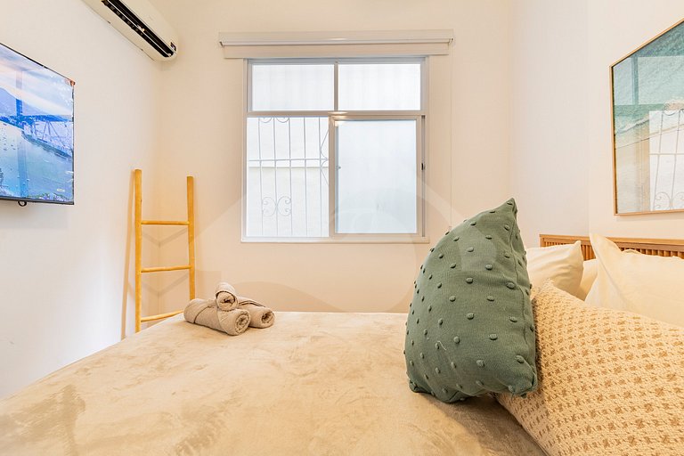 7 min walk to Copa Beach | Beautiful & Renovated