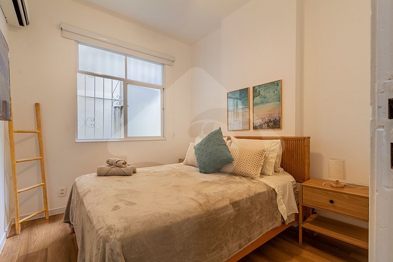 7 min walk to Copa Beach | Beautiful & Renovated