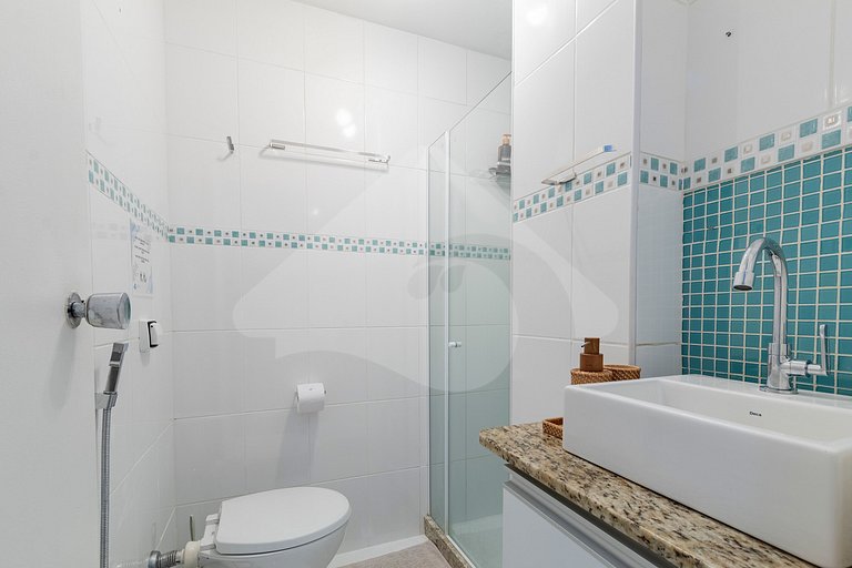 7 min walk to Copa Beach | Beautiful & Renovated