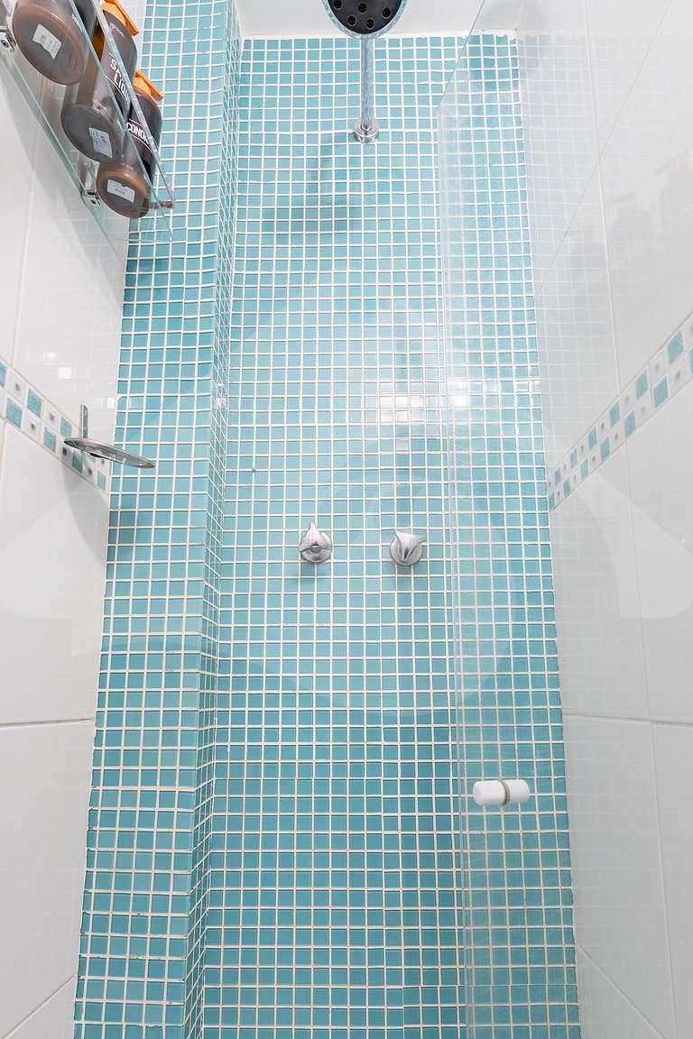 7 min walk to Copa Beach | Beautiful & Renovated