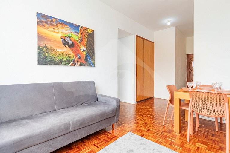 Apt near Selarón & Metro | Compact & Functional