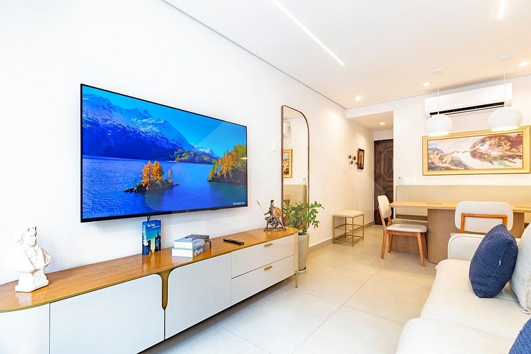 10-minute walk to the subway | Spacious & Cozy