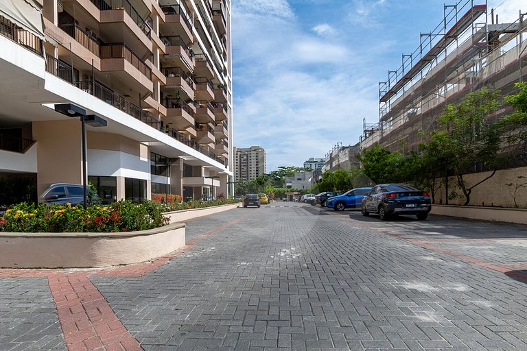 9 min da Praia | Suíte Charmosa C/ Varanda