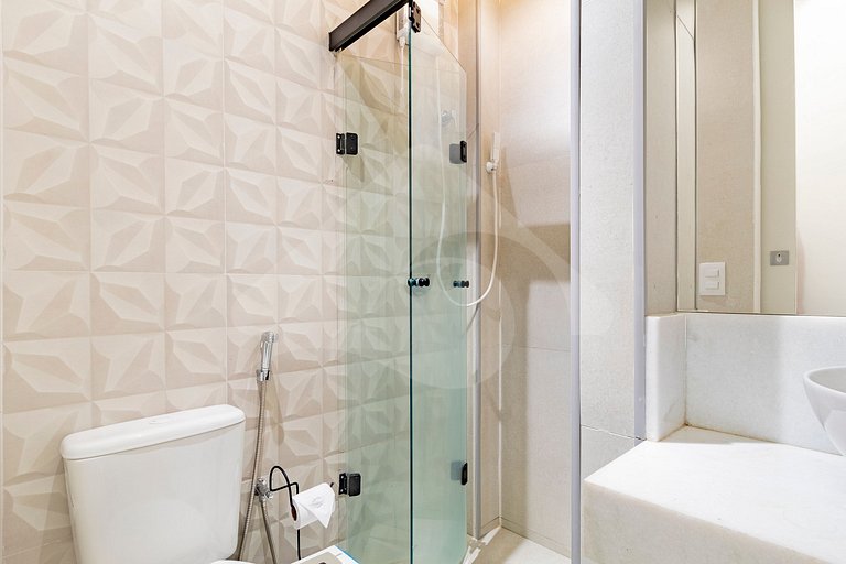 8 minutes walk from the subway | Renovated and Cozy