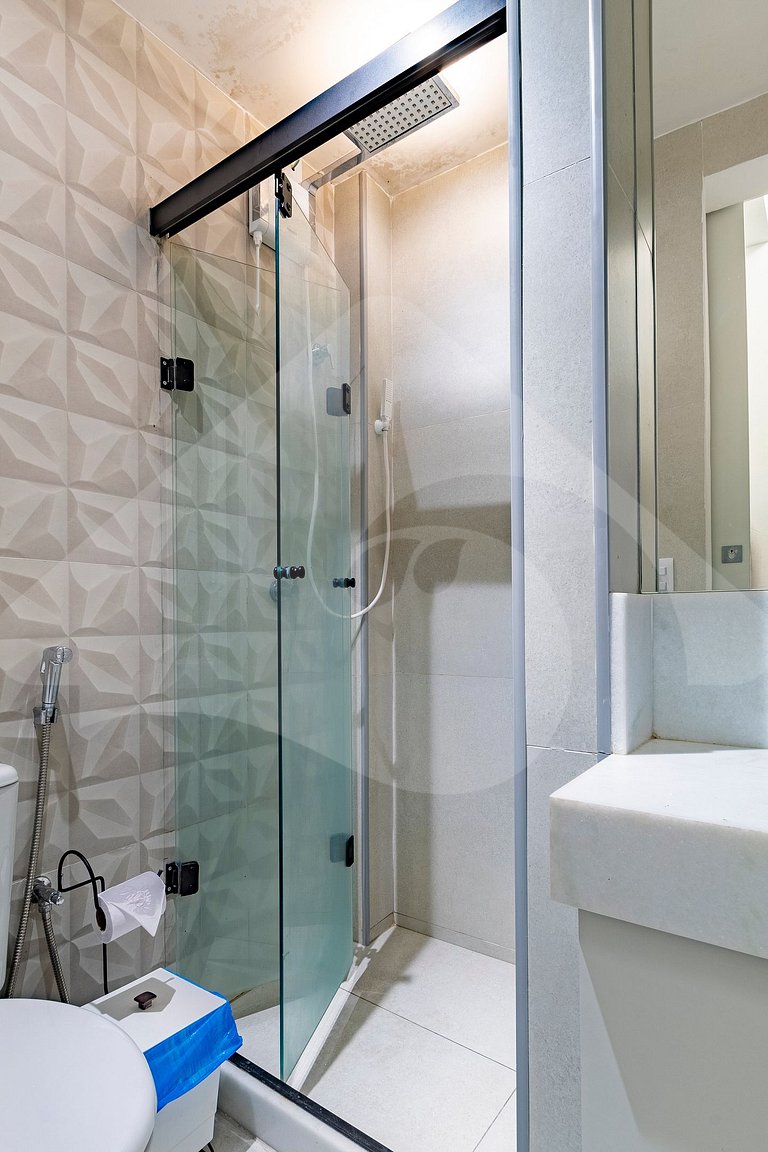 8 minutes walk from the subway | Renovated and Cozy