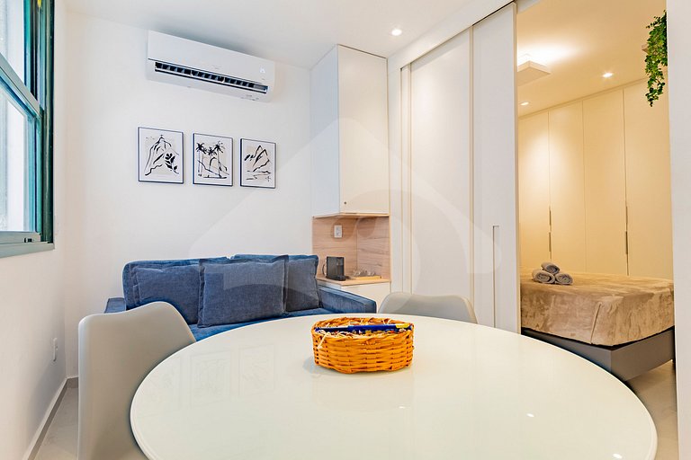 8 minutes walk from the subway | Renovated and Cozy