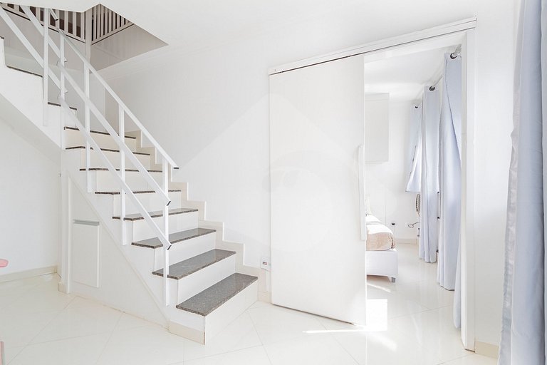 Nautical Duplex Penthouse: Lagoon & Mountain View
