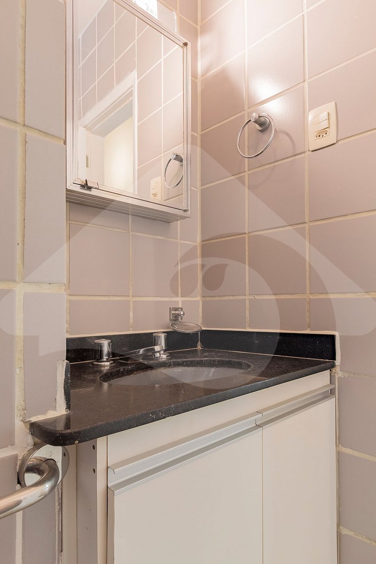 5 min to subway | Cozy, 2 blocks from Copa Beach