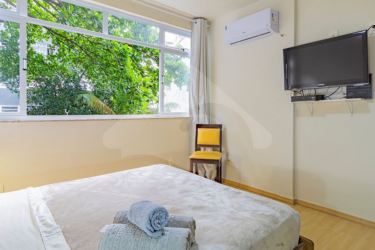 5 min walking to Leblon beach | Quiet and Stylish