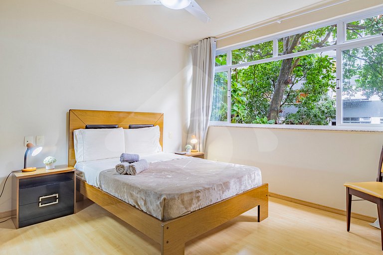 5 min walking to Leblon beach | Quiet and Stylish