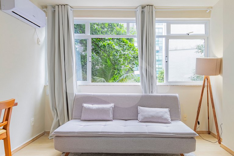 5 min walking to Leblon beach | Quiet and Stylish