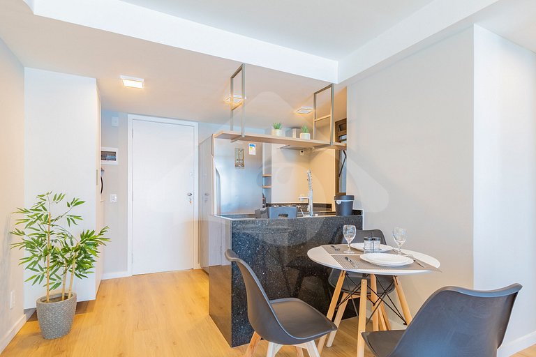 Apartamento na Frente da Praia | Calmo e Decorado