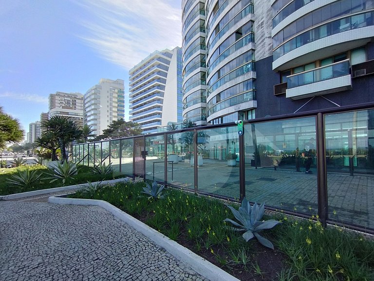 Apartment Facing the Beach | Calm and Stylish
