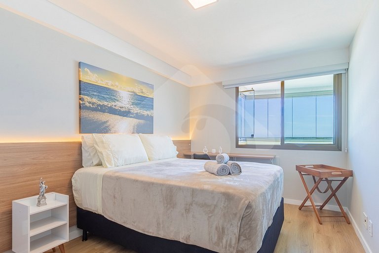 Apartment Facing the Beach | Calm and Stylish