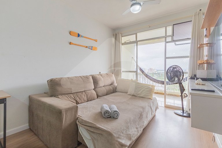 Ocean View w/ Balcony & Tub – 8-min walk to Beach