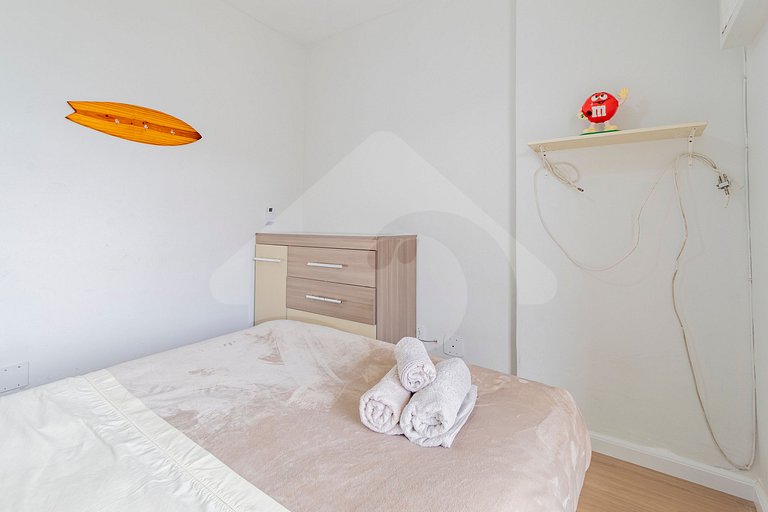 Ocean View w/ Balcony & Tub – 8-min walk to Beach