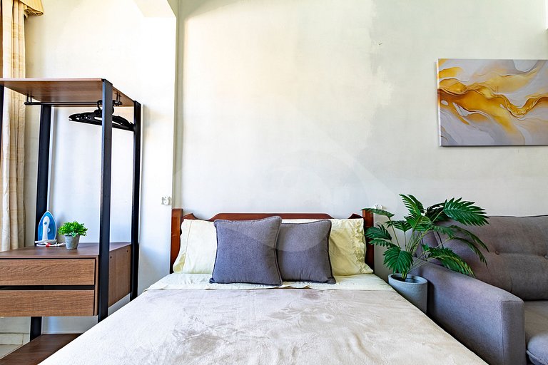 2 min walk from Copacabana Beach| Airy and Compact