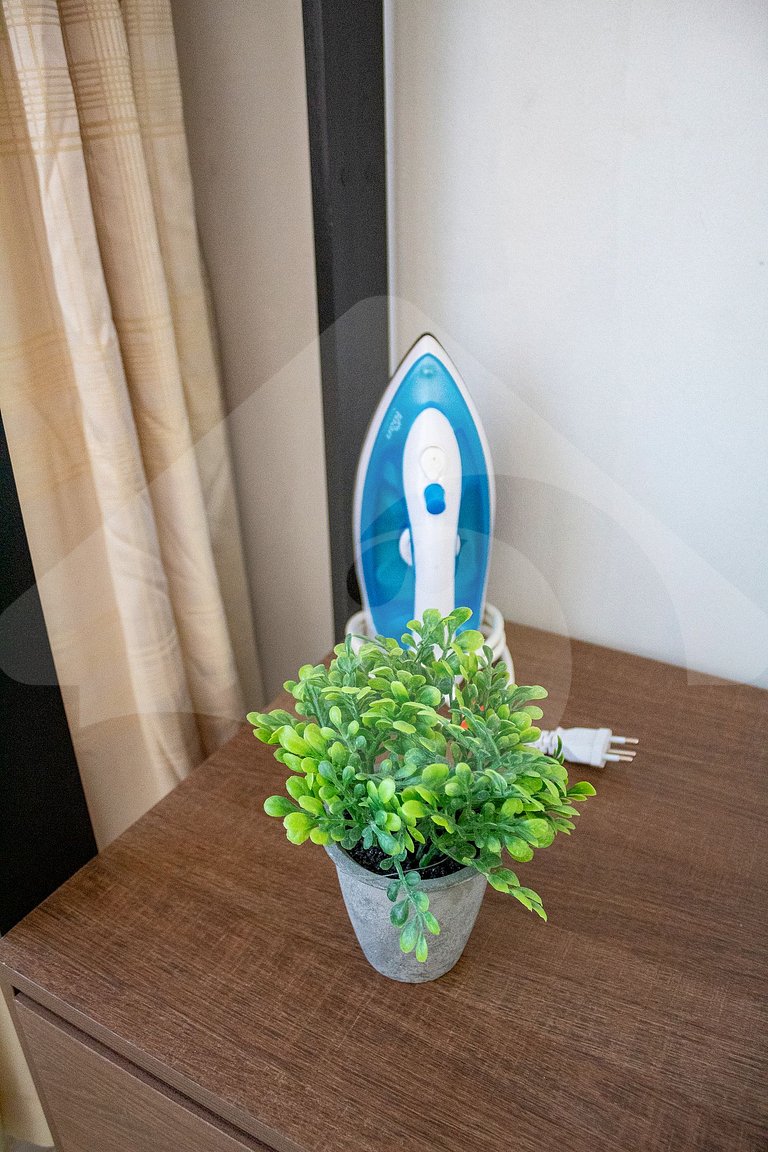 2 min walk from Copacabana Beach| Airy and Compact